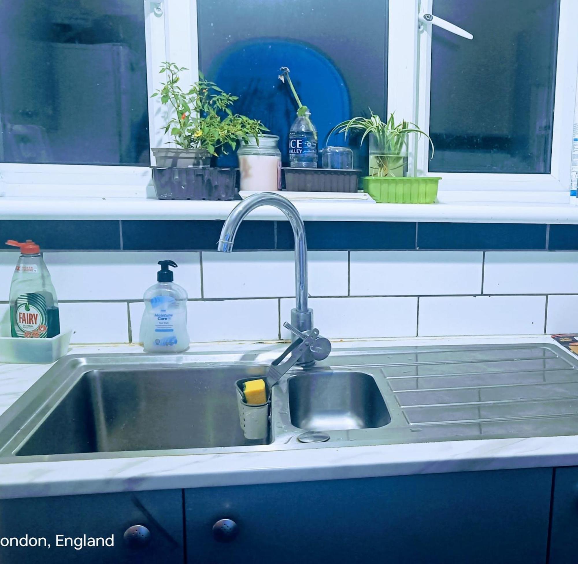 Apartmán London'S Bed With Breakfast & Free Parking Exteriér fotografie